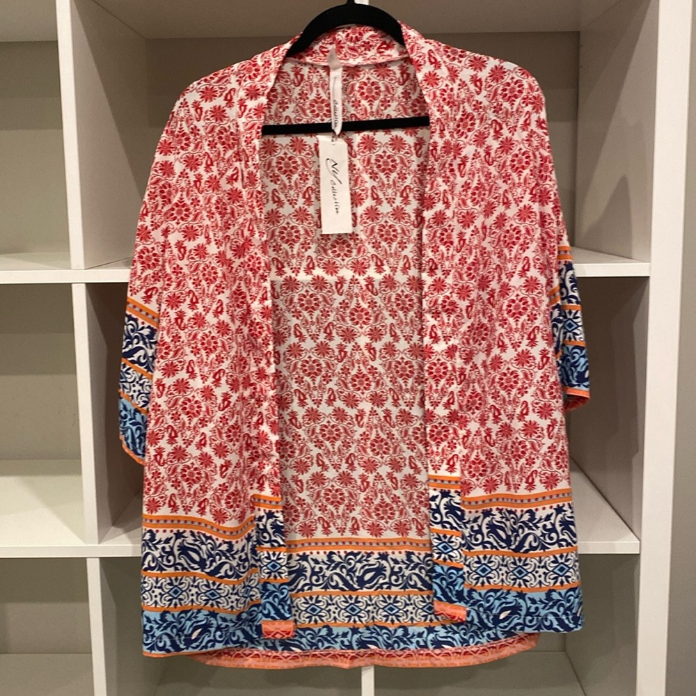 NWT: Polyester NY Collection floral robe, size S.